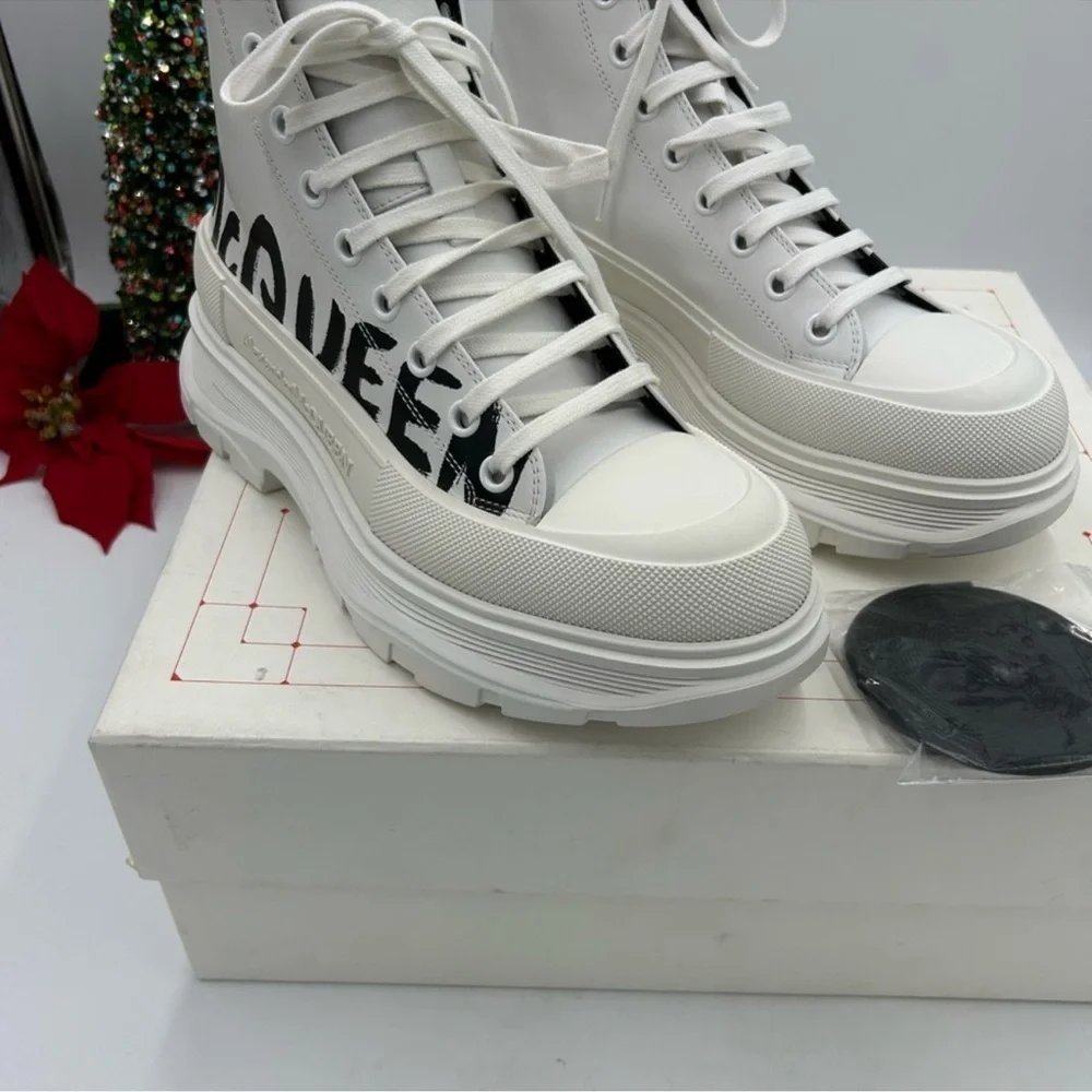 Men’s Alexander McQueen leather sneaker boots size 42 made in Italy